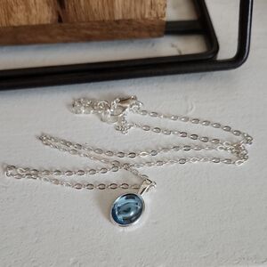 Elegant Silver Necklace with Blue Gemstone